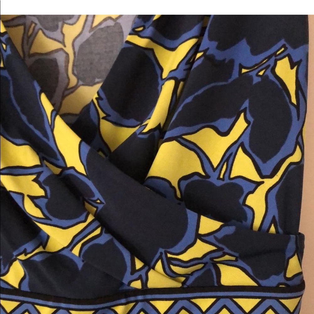 Dress - Picture 6 of 8